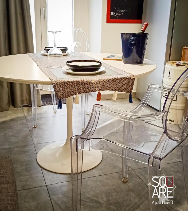 Mr Square Apartment คาตาเนีย ภายนอก รูปภาพ